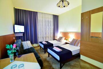 Фото номера Двухместный номер «Комфорт» с 1 кроватью Отель Hotel Gracja г. Kuźnia Raciborska 4
